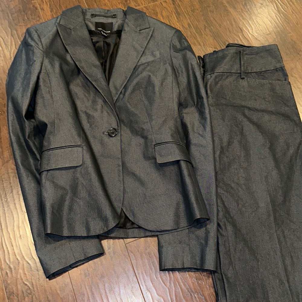 Women’s Pants Suit